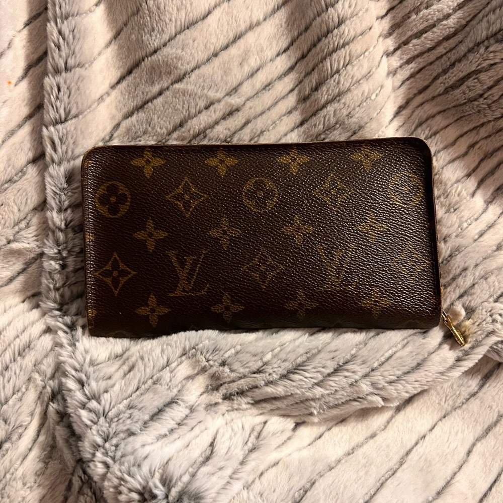Louis Vuitton Monogram Zippy Long Wallet